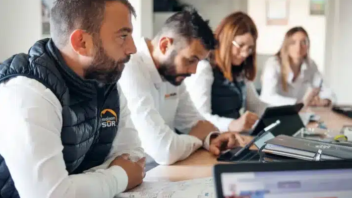 Image d'illustration du métier Commercial chez MaisonSûr